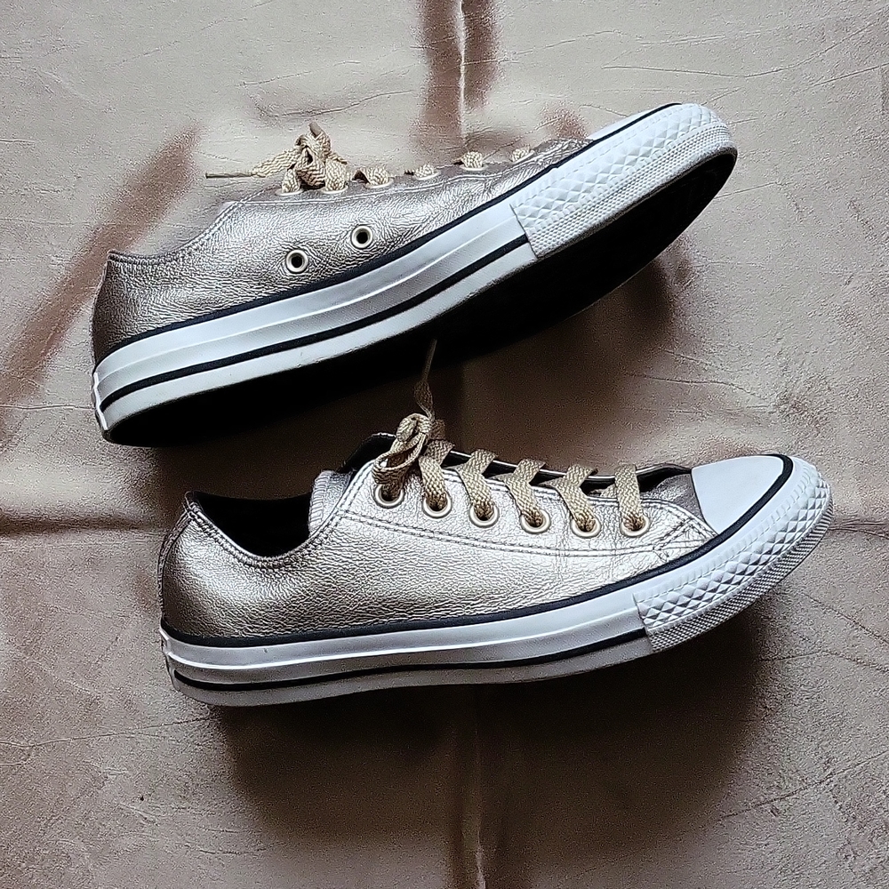 Converse All Star EUC women's metallic gold tennis shoes size 7 - Picture 3 of 9